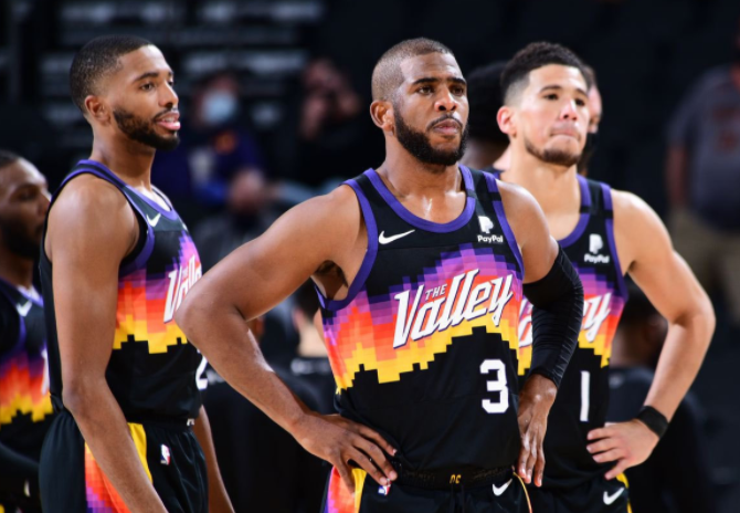 其一是中场 其一是中场